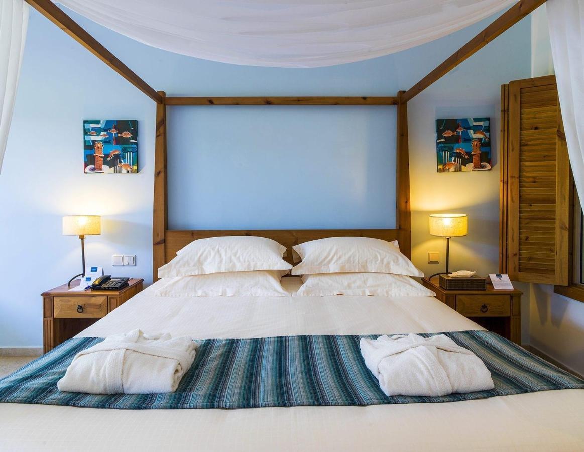Olympic Lagoon Resort Paphos Esterno foto