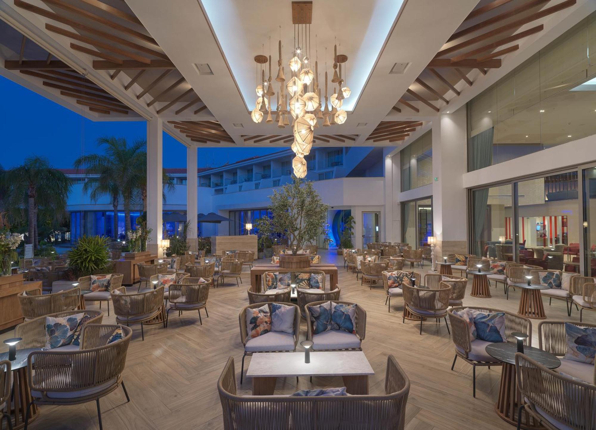 Olympic Lagoon Resort Paphos Esterno foto